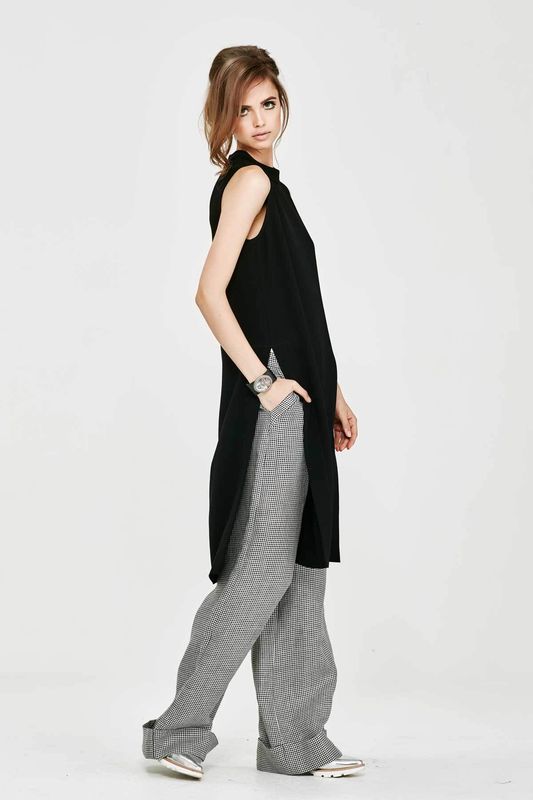 									'Black To Basics' Top
								, 			'Grid Lock Day' Pant
			