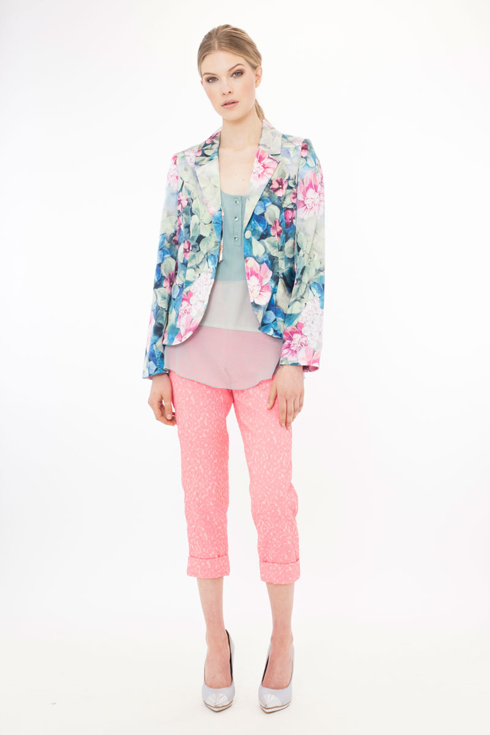									Painted Flowers 'Paint By Numbers' jacket
								, 			Simplicity 'Size to Scale' top
								, 			Brilliance 'Rock and Stroll' pant
			
