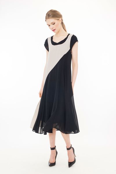 									Bewitching 'Damsel in Distress' dress
			