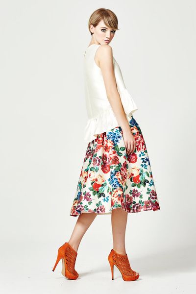 									AMELIE 'TOP AT NOTHING' TOP
								, 			GIVERNY 'FOR LOVE OR MONET' SKIRT
			