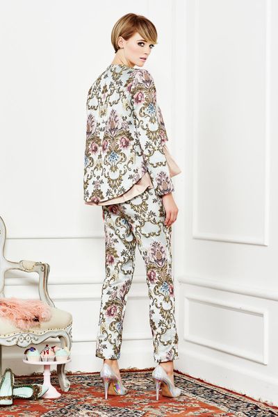 									SLEEPING BEAUTY 'TRUE ROMANCE' JACKET
								, 			AMELIE 'TOP AT NOTHING' TOP
								, 			SLEEPING BEAUTY 'BOYS HIKE GIRLS' PANT
			