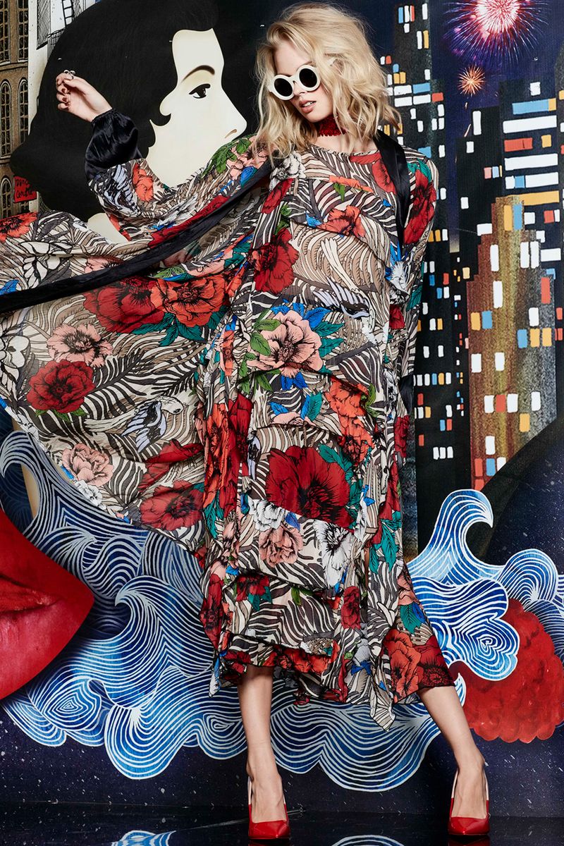 									ROCK N ROUND SUNGLASSES
								, 			KIMO-NO YOU DON'T KIMONO
								, 			RUFFLE JEOPARDY DRESS
			