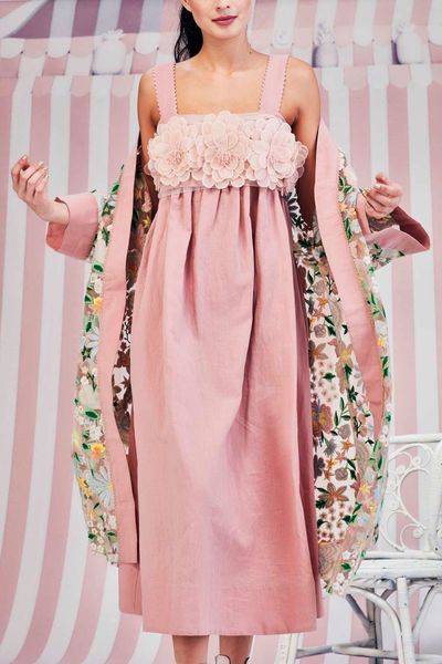 									ROBE-O AND JULIET KIMONO
								, 			WORTH A PRETTY PENNY DRESS
			