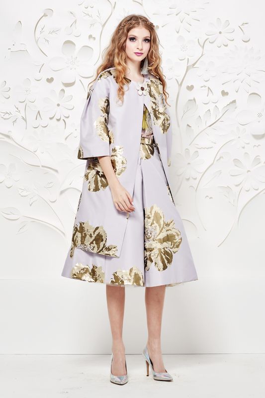 									FLOWER HER IN GOLD COAT
								, 			GILDED EDGE DRESS
			