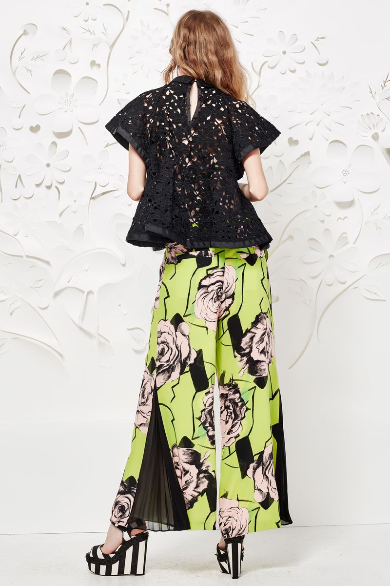 									FLARE KISS TOP
								, 			SECRET PLEATS PANT
			