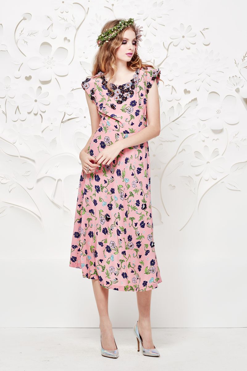 									GOWNS IN THE GARDEN DRESS
			