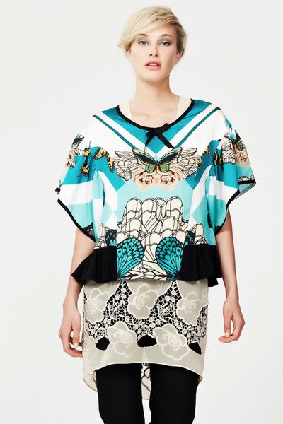 									BUTTERFLY FABLE 'BOWING 747' TOP
			