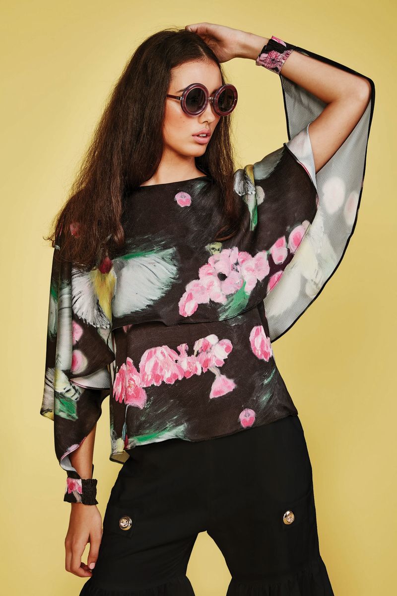 									PHAT GIRL SLIM SUNGLASSES
								, 			SLEEVE OF ABSENCE TOP
								, 			GOOD GIRLS GO TAB PANT
			